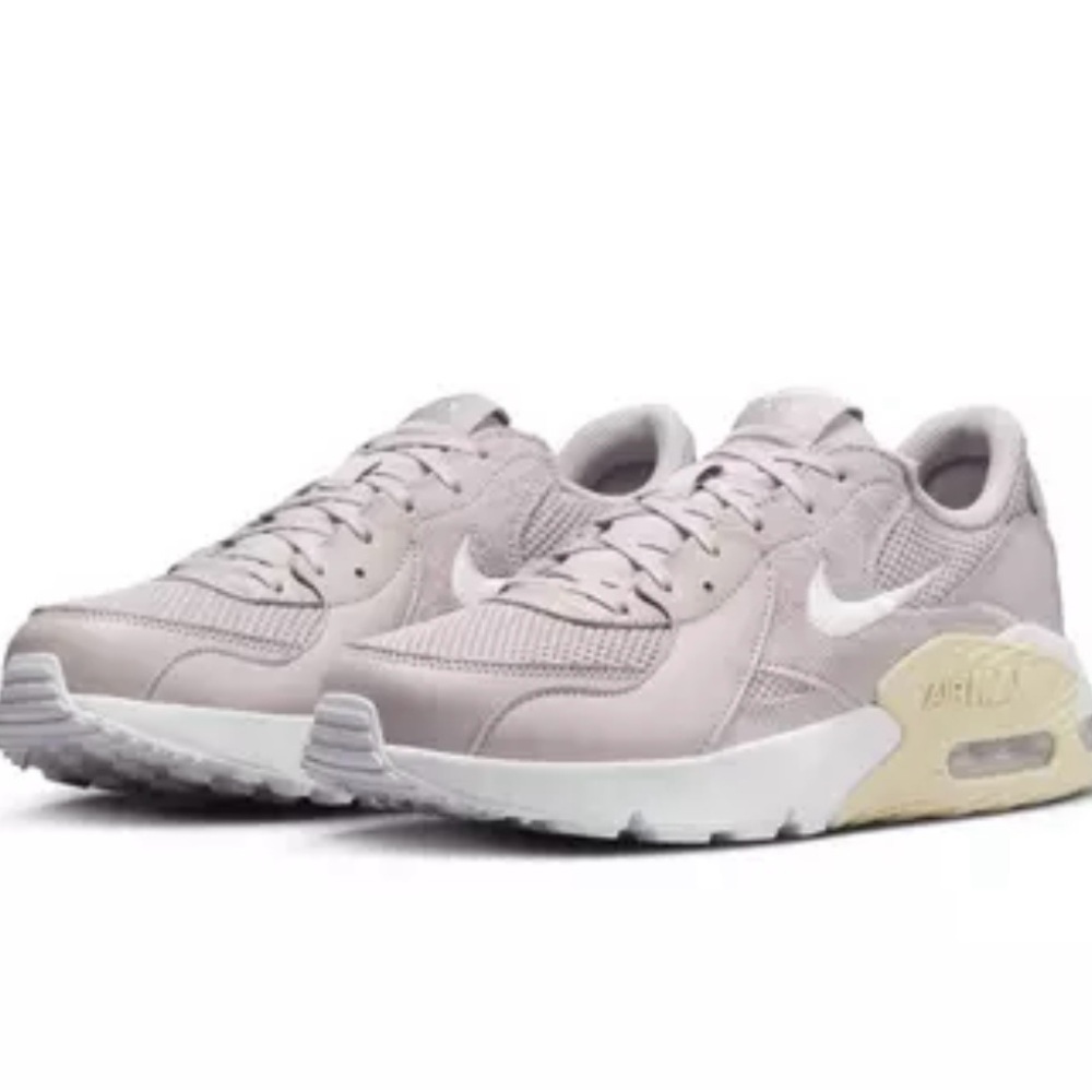 Nike Women's Athletic Shoes in Light blush Pink